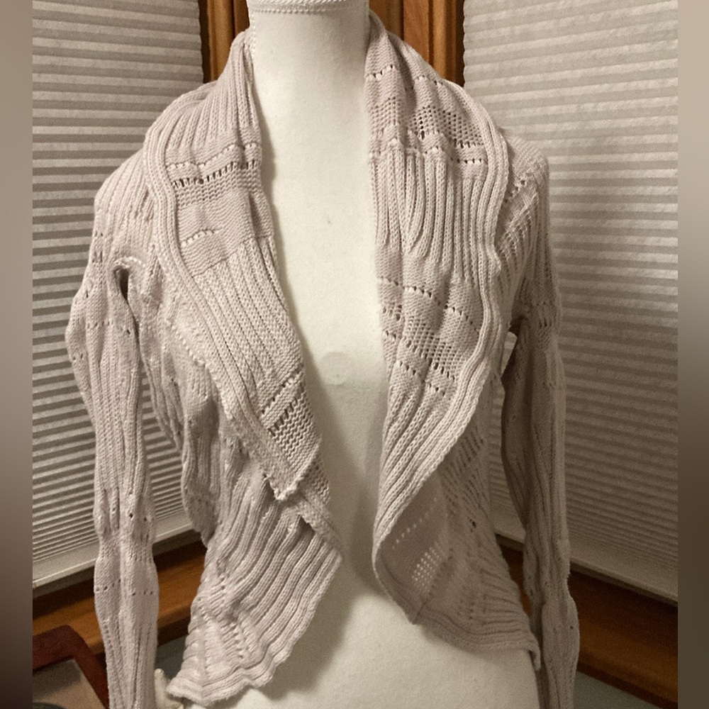 Beautiful Banana Republic size small cardigan